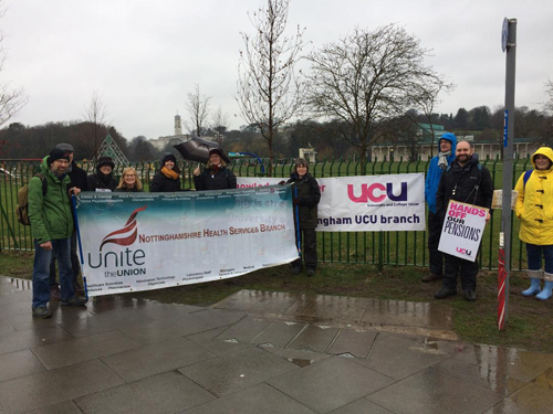 University staff on strike against the attack on their pensions
